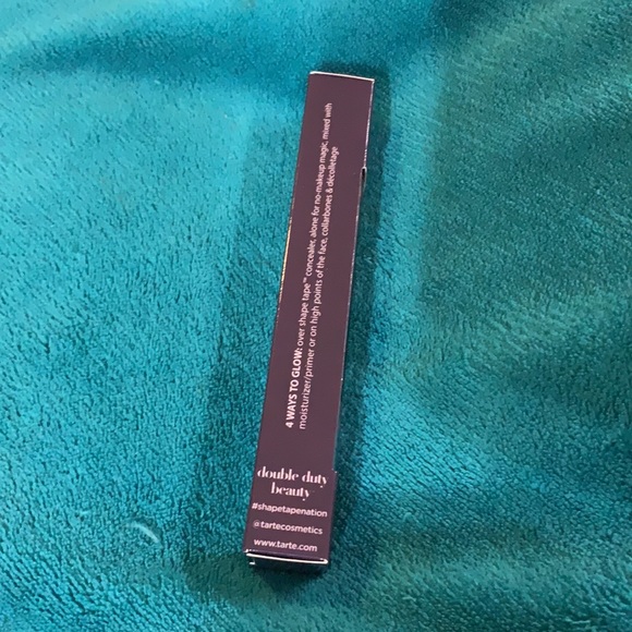 Tarte Shape Tape Glow Wand Agleam shade - Picture 4 of 4